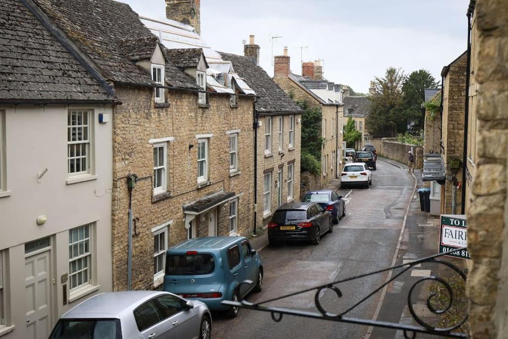 Spacious 1-Bed Apartment With Super King Or Twin In Central Charlbury, Cotswolds Esterno foto