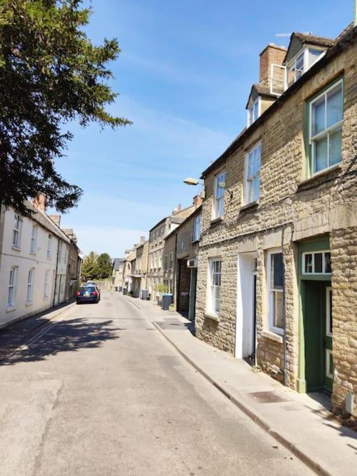 Spacious 1-Bed Apartment With Super King Or Twin In Central Charlbury, Cotswolds Esterno foto
