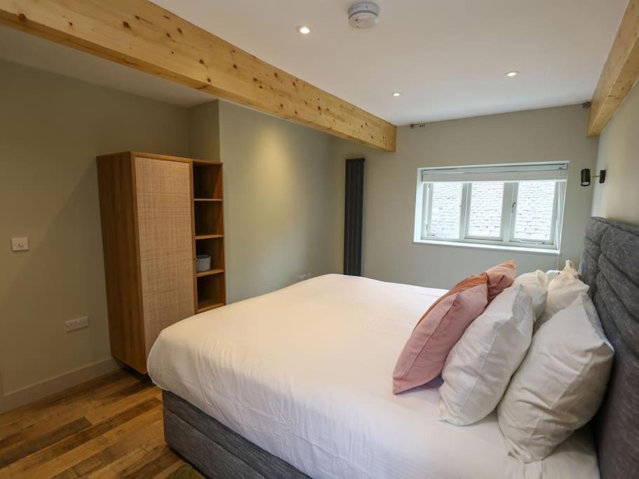 Spacious 1-Bed Apartment With Super King Or Twin In Central Charlbury, Cotswolds Esterno foto