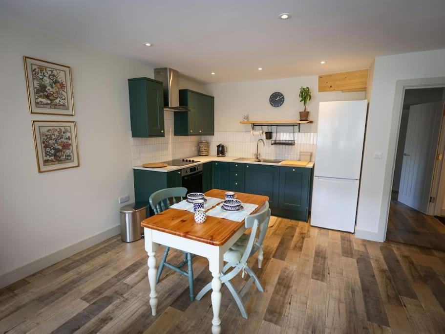 Spacious 1-Bed Apartment With Super King Or Twin In Central Charlbury, Cotswolds Esterno foto